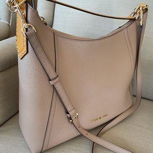 Authentic MICHAEL KORS Shoulder bag